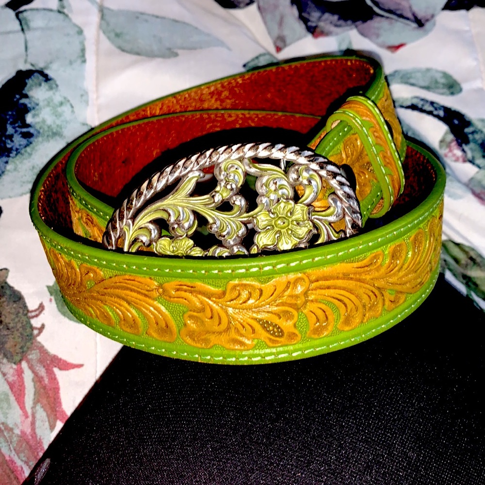 Worn about twice the buckle is more worn out than the belt size 27